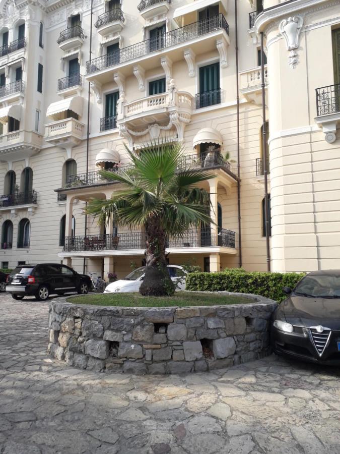 Apartmán La Casa Di Anna, In Palazzina Liberty Fronte Parco Bordighera Exteriér fotografie